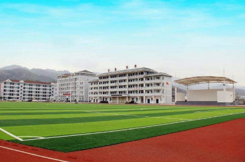 石泉县职教中心成功创建成为“国家中等职业教育改革发展示范学校”